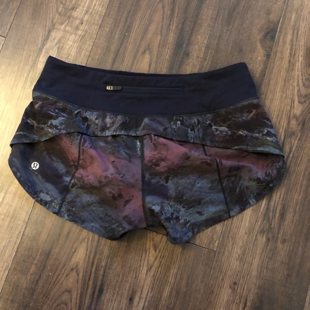 Lululemon | 4 | Women's Patterned Shorts